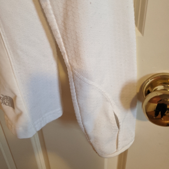 The North Face Hoodie Half-Zip Pullover - Picture 5 of 9